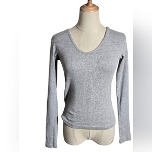 Brandy Melville Light Gray Knit Ribbed Crop Top